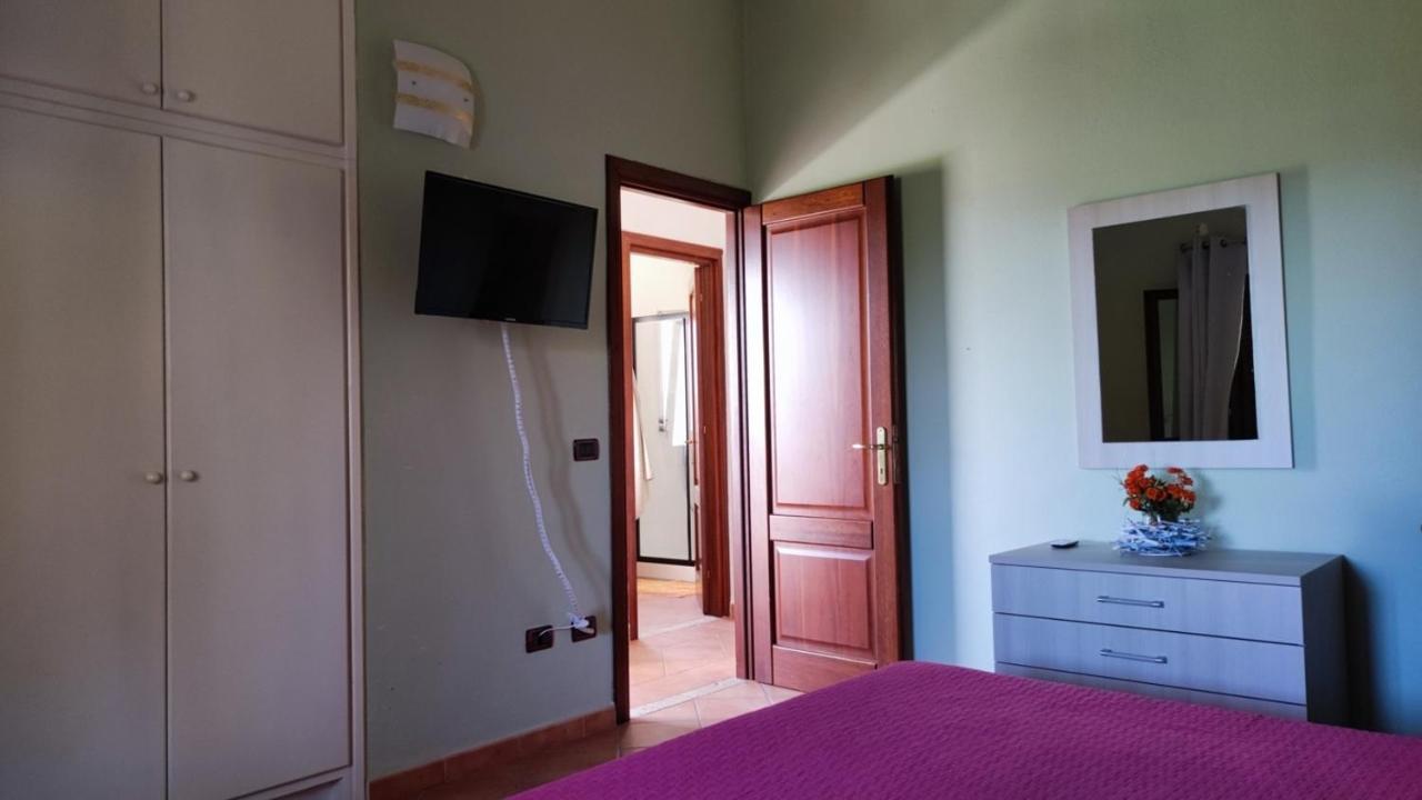 Casa L'Ulivariu Affittacamere San Teodoro  Exterior photo