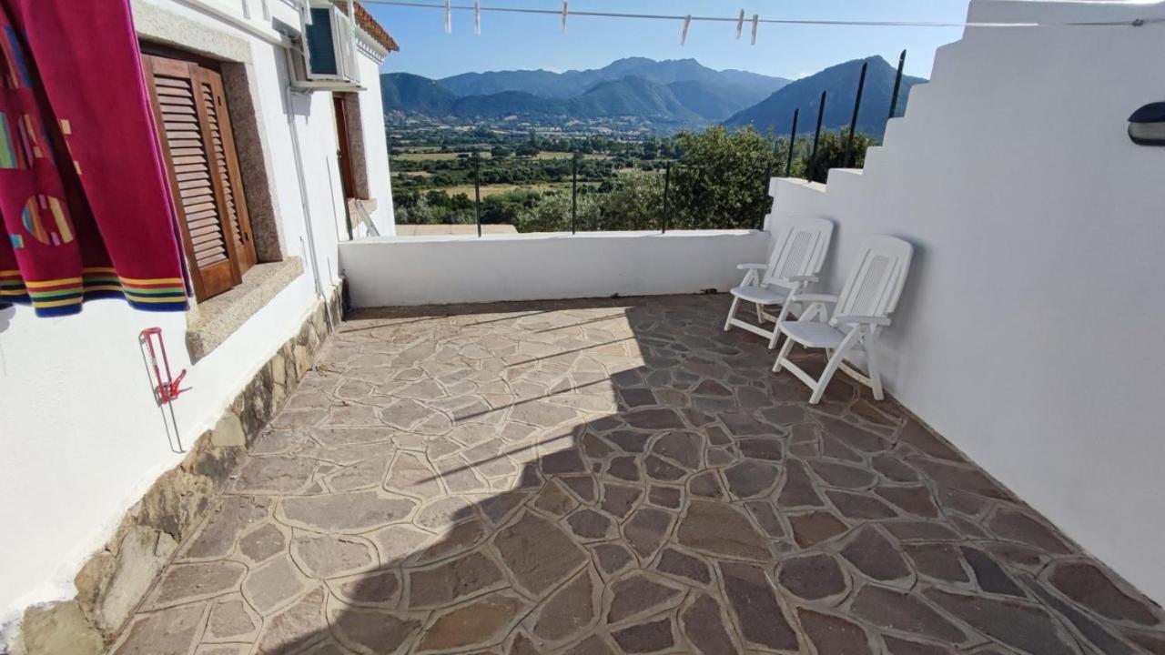 Casa L'Ulivariu Affittacamere San Teodoro  Exterior photo