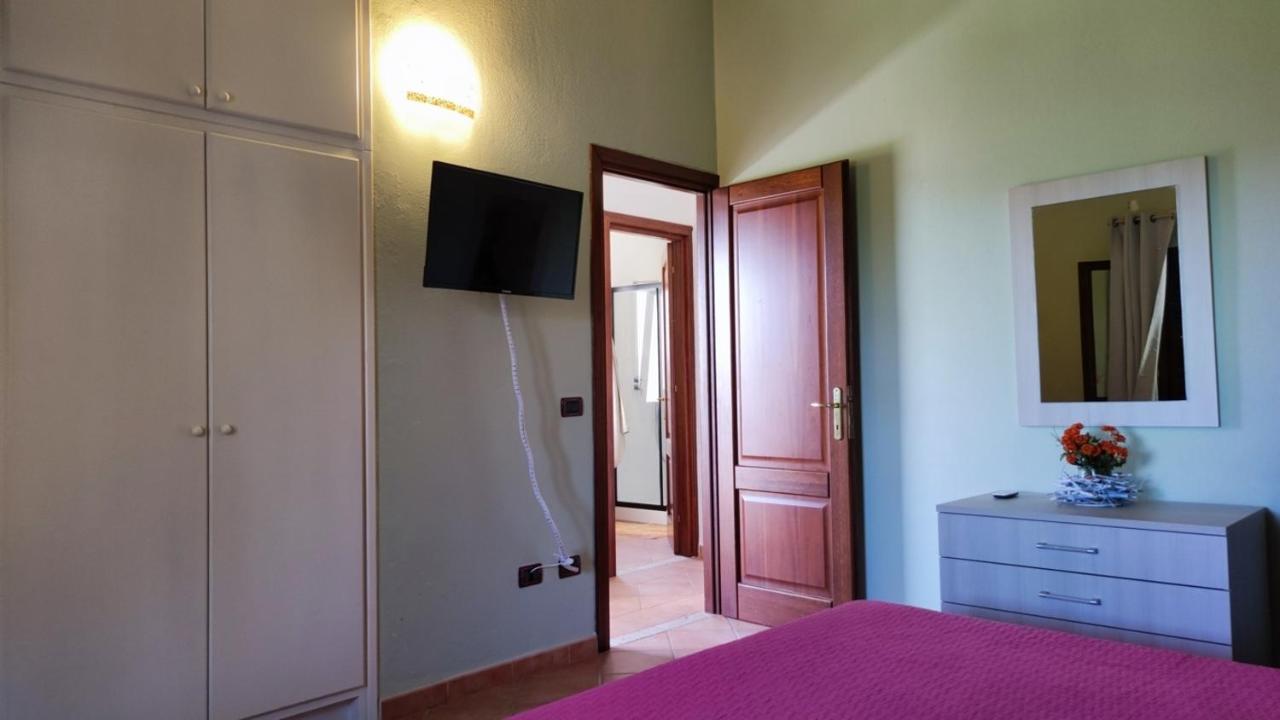 Casa L'Ulivariu Affittacamere San Teodoro  Exterior photo
