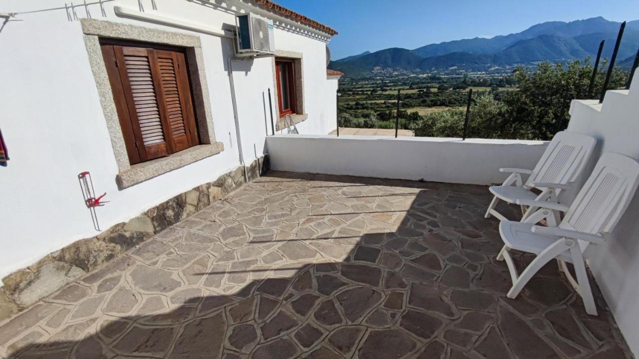 Casa L'Ulivariu Affittacamere San Teodoro  Exterior photo